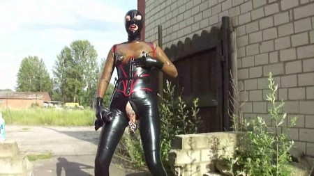 Laxfanat Latex Extreme Pierced Public Girl - Fucking Arm Dildo In Public